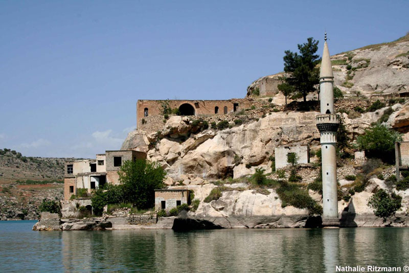 Savaşhan sur l'Euphrate, après la construction du barrage de Birecik