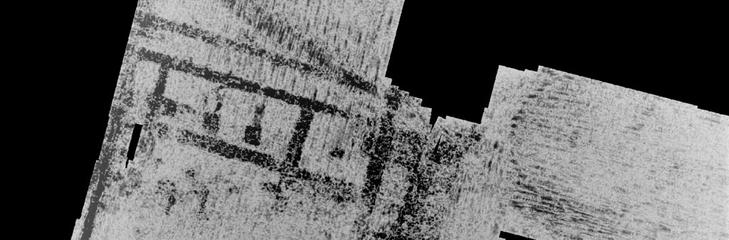 Image radar à 2,10 m de profondeur du cloître disparu de l'abbaye de Preuilly (77) : détail
